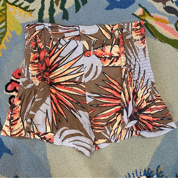 Maaji shorts - Picture 2 of 3